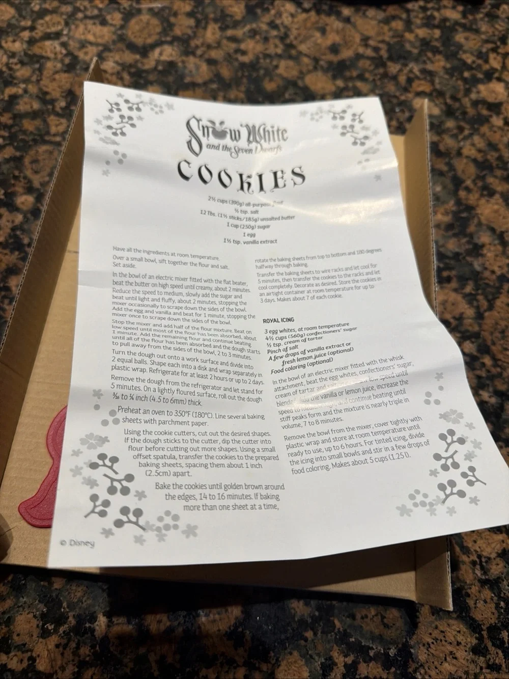 William Sonoma Disney Snow White & Seven Dwarfs Cookie Cutter Set new open box